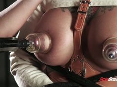 Bdsm, Veľké kozy, Blondína, Dildo, Lesbické, Prirodzené prsia, Ryšavé, Hračky