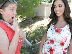 Stor stjärt, Brunett, Doggystyle, Fingering, Massage, Onani, Milf, Tuttar