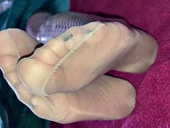Nylon footjob golden pantyhose pantyhose teasing big cumshot