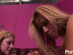 Grosser schwanz, Grosse titten, Blondine, Schwanz, Handjob, Hd, Absätze, Flotter dreier