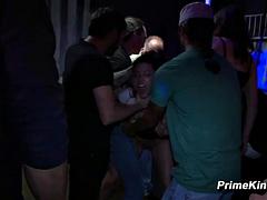 Bdsm, Stora tuttar, Europeisk, Gangbang, Grupp, Hardcore, Utomhus, Offentlig