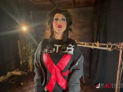 Tetas grandes, Mamada, Perforación, Coño, Tatuaje