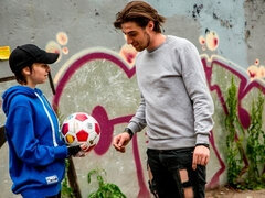 Brunett, Doggystyle, Handjobb, Kysser, Utomhus, Rysk, Kort hår, Tuttar