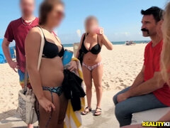 Røv, Audition, Strand, Blondine, Pik sutte, Udendørs, Lille kvinde, Piercing