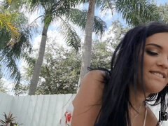 Sizzling Public Theft with Latina Sparks Wild Outdoor Passion