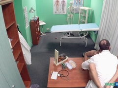 Amateur, Sucer une bite, Tromperie, Médecin, Infirmière, Bureau, Pov, Uniforme
