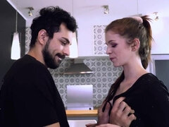 Brunette brune, En levrette, Branlette thaïlandaise, Hd, Naturelle, Rasée, Suçant, Épouse