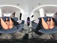 Horny breiny zoe rubs her delicious cunt to climax - tmwvrnet