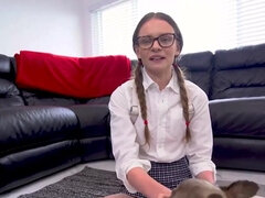 18 jaar, Grote lul, Hondjeshouding, Sperma in gezicht, Hd, Schoolmeisje, Zuigen, Tiener