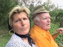 Grosser schwanz, Blasen, Sperma im mund, Tschechisch, Reif, Orgasmus, Flotter dreier