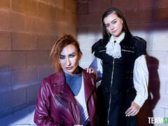 Culo grosso, Vibratore, Toccando, Leccata, Masturbazione, Figa, Strippaggio, Giochi