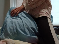 18 ans, Amateur, Brunette brune, Maigrichonne, Solo, Adolescente