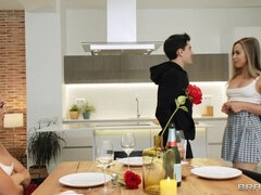 Duży kutas, Obciąganie, Styl na pieska, Kobiety mężczyzna, Lizanie, Mamuśka, Cipka, Cycki