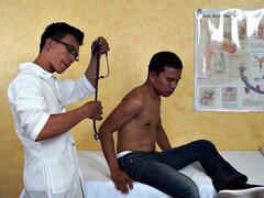 Anal, Asiat, Doktor, Hundestilling, Give finger, Briller, Fisse, Mager