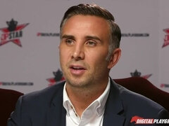 Sucer une bite, Brunette brune, Tromperie, Couple, Bâillonner, Jeux, Seins naturels, Piercing