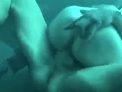 Amateur, Bikini, Brunette brune, Européenne, Hard, Sous marin