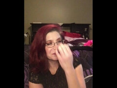 Amatör, Dildo, Grovt språk, Glasögon, Mogen, Rödhårig, Solo