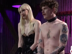 Veľké péro, Blondína, Topánky, Femdom, Fetiš, Rukavice, Latex, Milf  mčbp