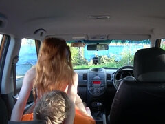 Sucer une bite, Voiture, En levrette, Faciale, Branlette thaïlandaise, Hd, Seins naturels, Rousse roux