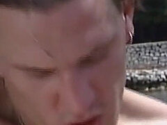 18 éves, Monumentális dákó, Tekintélyes didik, Cumizás, Édes, Arcra élvezés, Szabadban, Régebbi évjáratú pornó