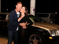 Tyłek, Duże cycki, Obciąganie, Samochód, Obciąganie, Bielizna, Mamuśka, Na wolnym powietrzu