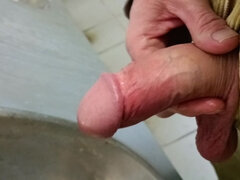 Leie, Bad, Spermaladung, Papi, Masturbation, Pissen, Öffentlich, Solo