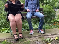 Gros cul, Maman, Nylon, De plein air, Pisser, Public, Fils, Mouillée