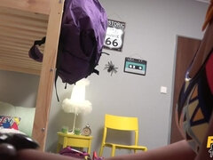 Gros seins, Voiture, 2 femmes 1 homme, Doigter, De plein air, Lécher le sphincter, Plan cul à trois, Train