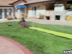 Amatør, Blondine, Pik sutte, Komme i munden, Hundestilling, Hårdt, Imellem racer, Monster