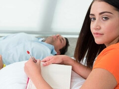 Arsch, Blasen, Hundestellung, Fingern, Handjob, Küssen, Rasiert, Jungendliche (18+)