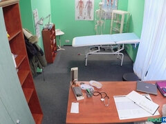 Amateur, Tromperie, Médecin, Branlette thaïlandaise, Léchez, Bureau, Chatte, Uniforme