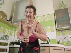 Tante, Mooie dikke vrouwen, Grote kont, Grote mammen, Rondborstig, Natuurlijke tieten, Alleen, Lelijk