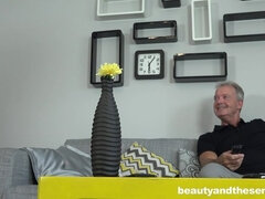 Mooi, Bruinharig, Sperma shot, Vingeren, Hardcore, Masturbatie, Kut duiken, Tiener