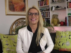 Blondynka, Okulary, Obcasy, Mamuśka, Majtki, Rzeczywistość, Ogolona, Solo