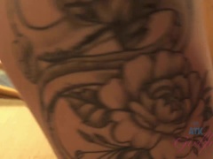 Pik sutte, Creme tærte, Fødder, Slikning, Udendørs, Pov, Tatovering, Bryster