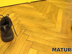 Brunetka, Puma, Czeski, Hd, Dojrzałe, Ogolona, Pończochy, Tatuaż