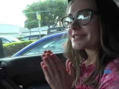 Amateur, Sucer une bite, Petite femme, Pov, Rasée, Maigrichonne, Nénés, Mouillée