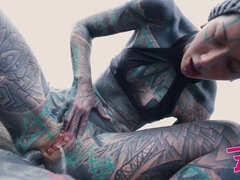 Røv til mund, Par, Komme på ansigtet, Hd, Udendørs, Piercing, Hård sex, Tatovering