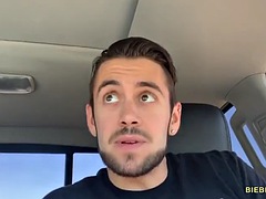 Amatéri, Veľké péro, Auto, Gay, Masturbácia, Svaly, Vonku, Sólo