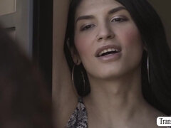 Veľké kozy, Kuřba, Hlboký orál, Ladyboy, Latinskej, Výprask, Pička, Shemale