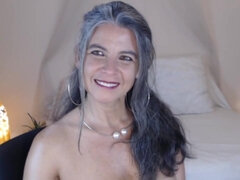 Super Granny shows her body on webcam