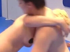 Stor røv, Britisk, Katte slåskamp, Give finger, Lesbisk, Fisse, Kone, Wrestling