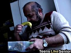 Velik kurac, Blondinka, Fafanje, Lepe, Tajnica