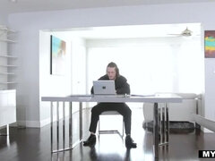 Brunette, Bakfra, Fingring, Hardcore, Enorm, Kyssing, Moden, Barbert