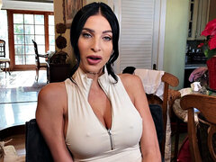 키스, 레즈비언, 마사지, 자연의 가슴, 보지, 문신, 끈 팬티, 젖가슴