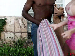 Loira foi comida na piscina