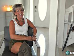 Enthousiasteling, Blond, Hd, Rijpe lesbienne, Moeder die ik wil neuken, Alleen
