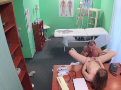 Leie, Kitzler, Ehemann, Lecken, Büro, Muschi, Uniform, Spanner