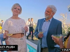 Store bryster, Pik sutte, Langt ned i halsen, Hundestilling, Komme på ansigtet, Hd, Mor jeg gerne vil kneppe, Fisse