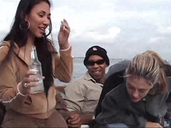 Classique, Partouze, Branlette thaïlandaise, Fait maison, Interracial, Nue  à poil, Orgasme, De plein air